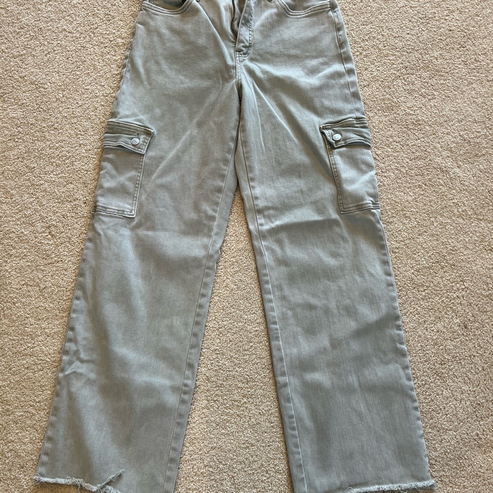 Women's Wide-Leg Cargo Jeans in Sage Green